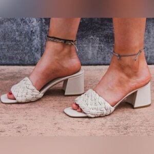 Marc Fisher Nahea Slide Sandal in medium natural leather